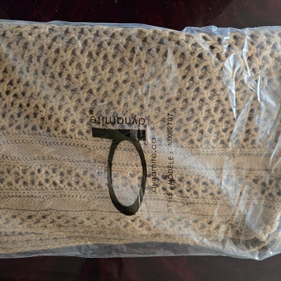 Dynamite Infinity scarf - Picture 1 of 3